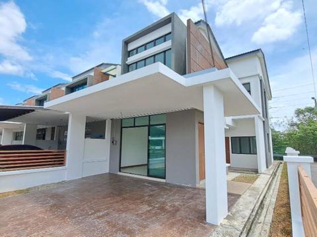 Double Storey Terrace ENDLOT Saujana KLIA Sepang Selangor