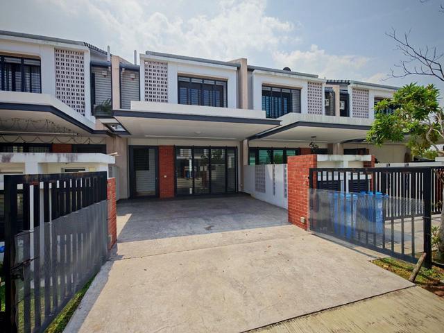 Double Storey Terrace Elmina Green 1