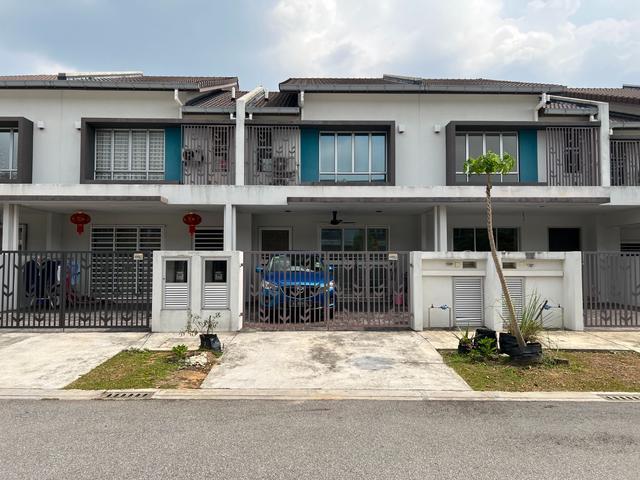 Double storey terrace fully furnished at Bandar Serenia Sepang