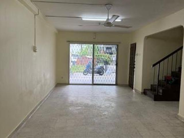 Double Storey Terrace House Bandar Baru Bangi 3R3B Low Rental Near UKM