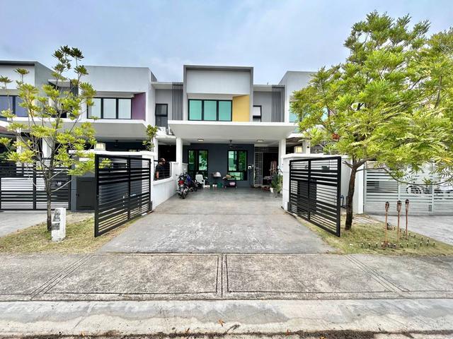 Double Storey Terrace House Dahlia Clover Seksyen U12 Shah Alam WH
