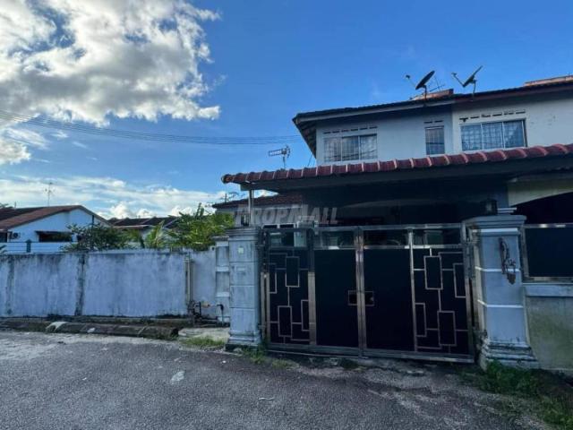 DOUBLE STOREY TERRACE HOUSE FOR RENT CORNER LOT