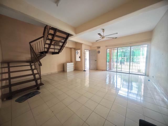 Double Storey Terrace House Seksyen 8 Bandar Baru Bangi Facing Tanah
