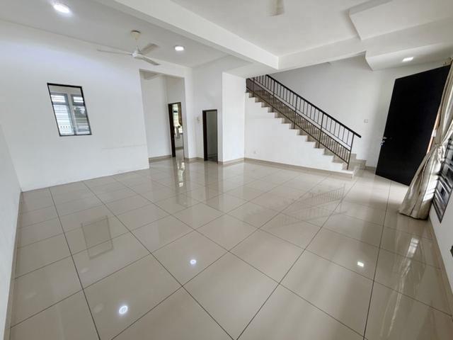 Double Storey Terrace House Taman Pelangi Indah Unblock View GG