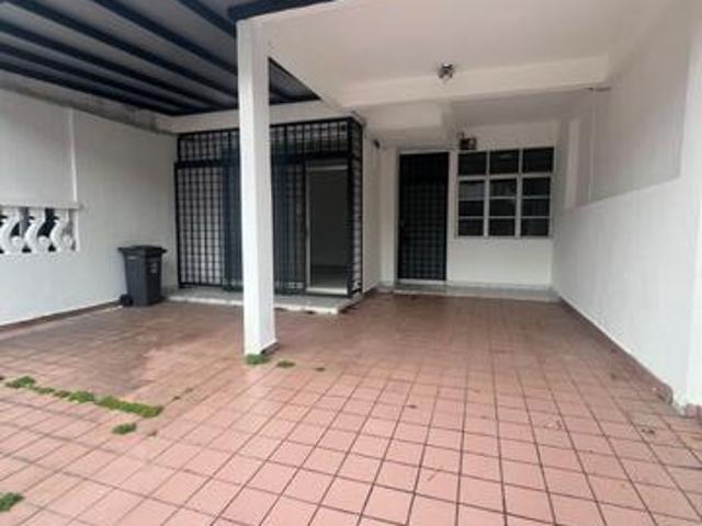Double Storey Terrace House Taman Puteri Wangsa Renovated Full Loan
