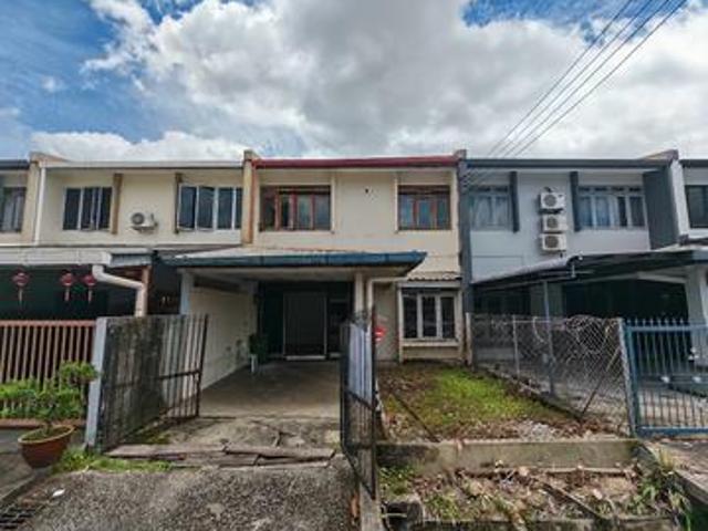 Double Storey Terrace Intermediate for sale at muara tabuan