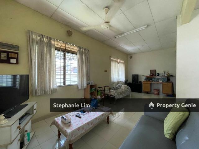 Double storey terrace in Island Glades