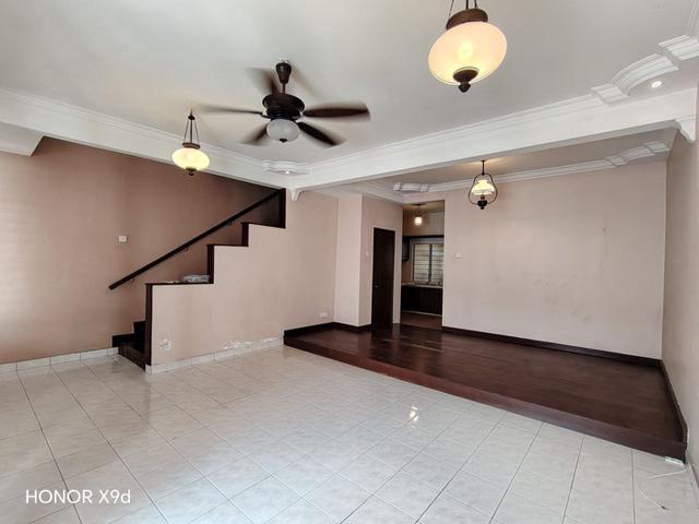 Double Storey Terrace Jalan Kiara Bandar Botanic Klang