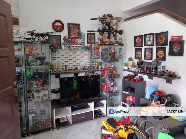 Double storey terrace link house for sale in Usj 12, Subang Jaya