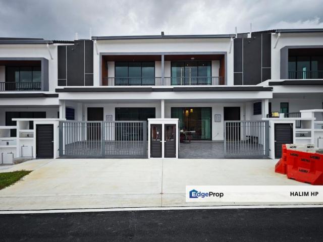 Double Storey Terrace Near UKM Bangi | Guarded Community | 20x70