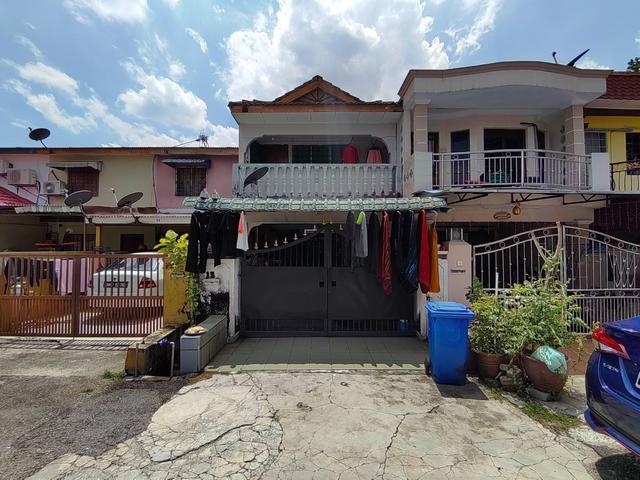 Double Storey Terrace Seksyen 18 Shah Alam