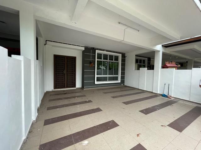 Double Storey Terrace Putera Indah Tongkang Pechah Batu Pahat