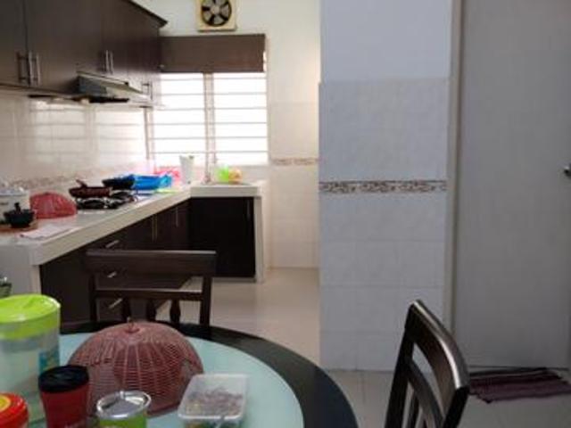 Double storey terrace PuchongShort drive to LRT