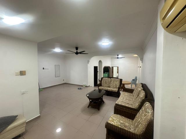 Double Storey Terrace Taman Pelangi