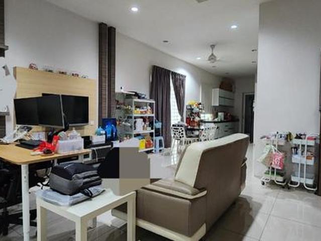 Double storey terraced house corner unit for sale at Alma