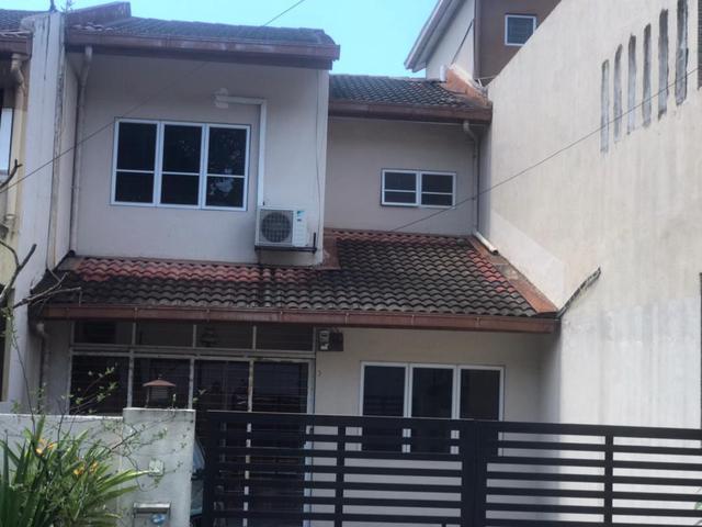 Double storey terraced house intermediate lot