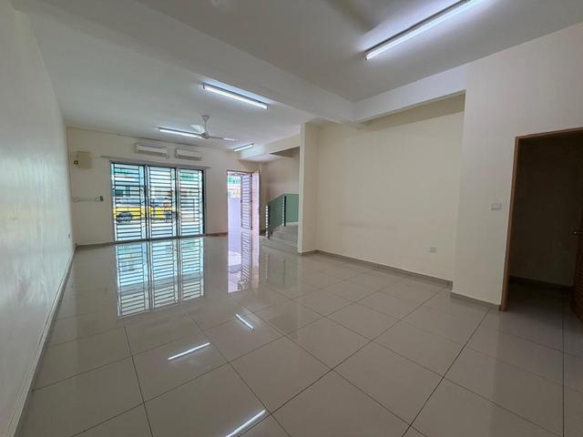 Double Storey TerraceJalan Hijayu 3Bandar Sri Sendayan
