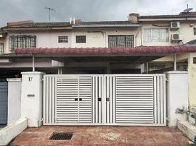 Double Storey Terrence House Taman Pinggiran Putra
