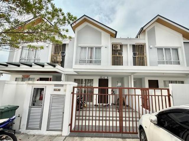 Double Storey To Rent
