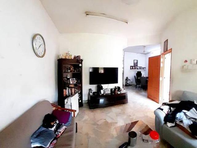 Double storey USJ11 Well Kept Gated Guarded