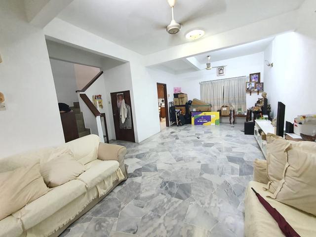 Double Storey USJ4 Guarded Community
