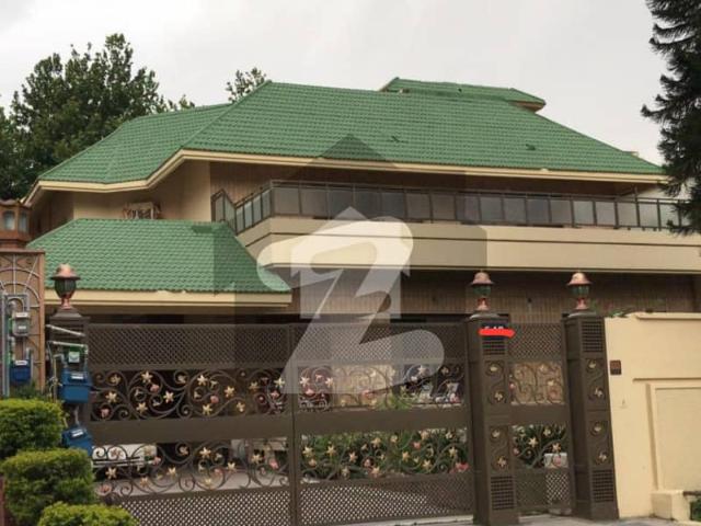 Double Storey With Half Basement 800 Square Yards House For Sale