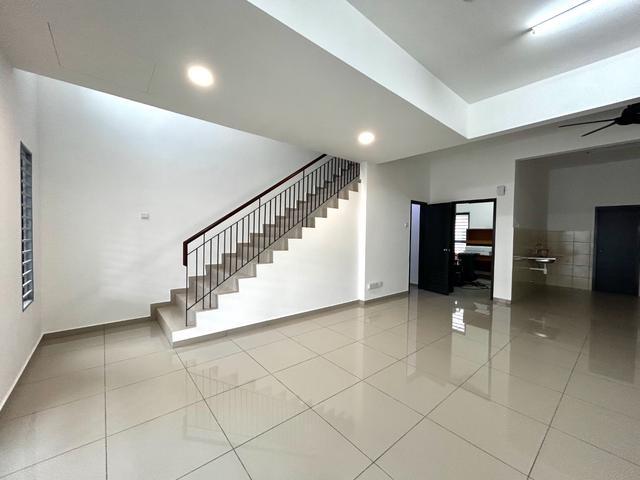 Double Storey Woodbury Mahkota Hills Lenggeng