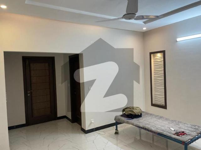 Double Storey 10 Marla House For Rent In Top City 1