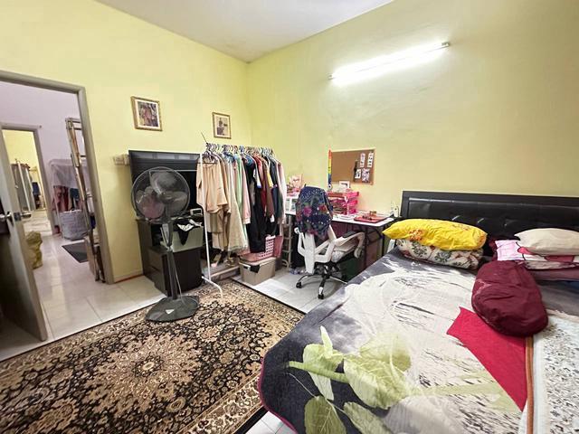 Double Storey 22x75 Jalan Kristal Seksyen 7 Shah Alam