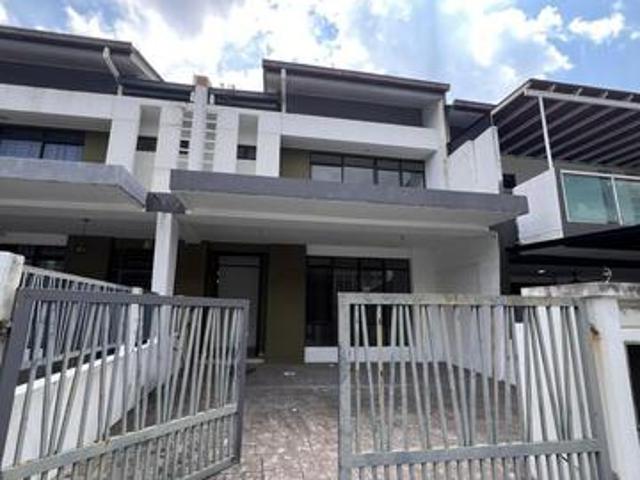 Double Storey 22x80sf Superlink House Freehold M Residence 1 Clubhouse