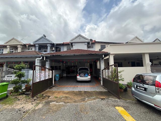 Double Storey 4Bed 3Bath House