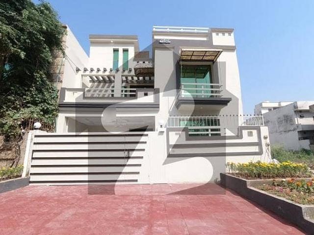 Double Storey 8 Marla House Available In B 17 For sale