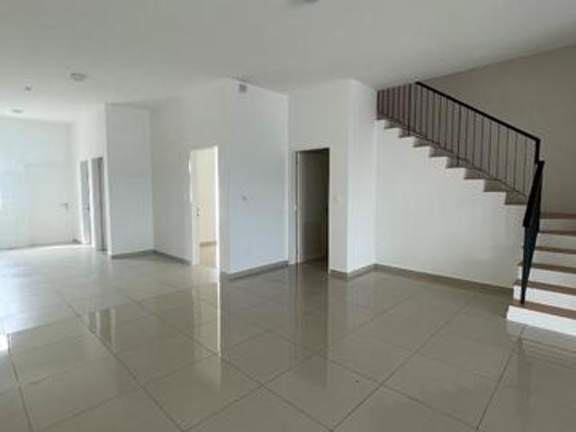 double storeynear klianilaihighwayserembanfacing golf view2300