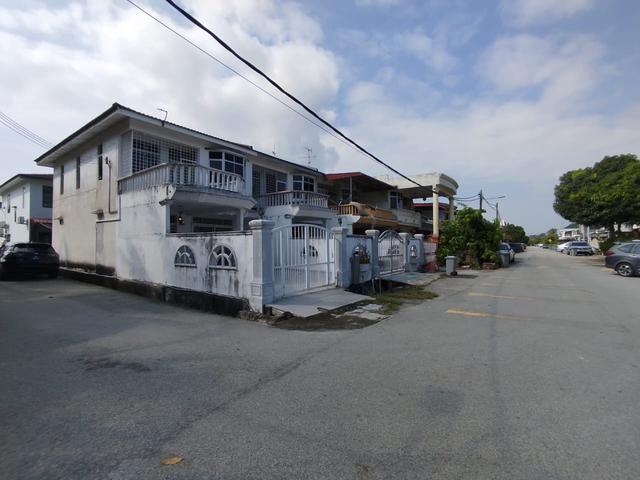 Double Story House Pantai Mas Lukut Port Dicskon