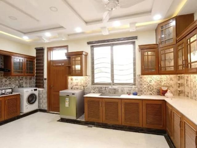 Double story new reail picture urgent sell Islamabad G 15 ID 93938