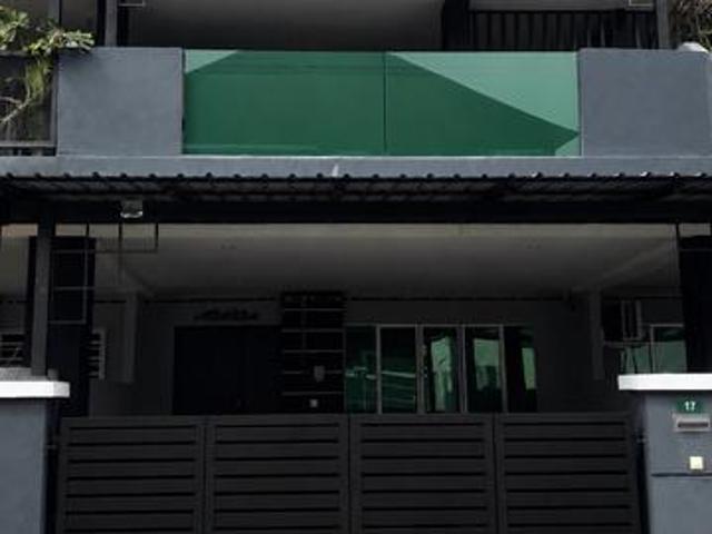 DOUBLE STORY TERRACE 4bedroom 4 toilet
