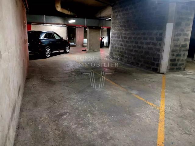 DOUBLE PARKING PASSY/MUETTE 1er SOUS SOL