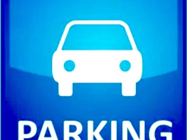 Double place de parking rue Championnet !