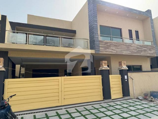 Double Road Facing Idyllic House Available In Askari 6 For Sale