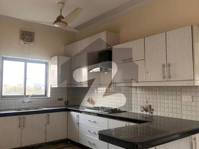 Double Unit 1 Kanal Modern Design House Available For Rent in DHA at a Prime Location DHA Phase 3 Block Y