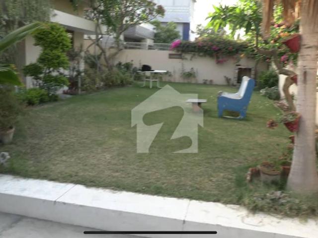 Doublee Storey 1500 Sq Yard 40 feet Road