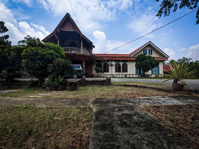 DoubleStorey bungalow for sale Fully furnished