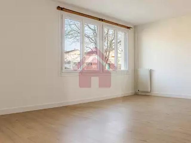 Dourdan 91410 Location appartement 1 pièce t1 cave parking