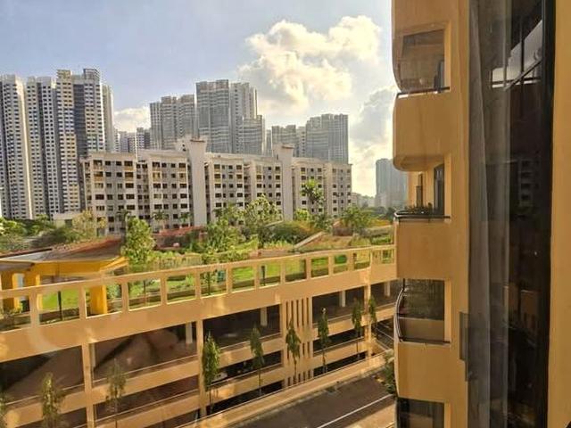 Dover Parkview D5, Condominium