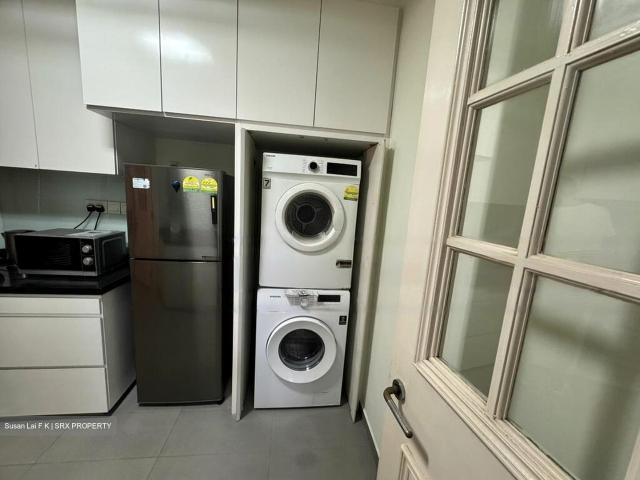Dover Parkview D5, Condominium