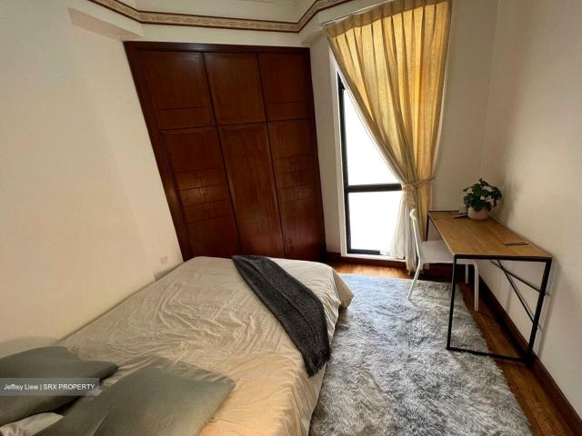 Dover Parkview D5, Condominium