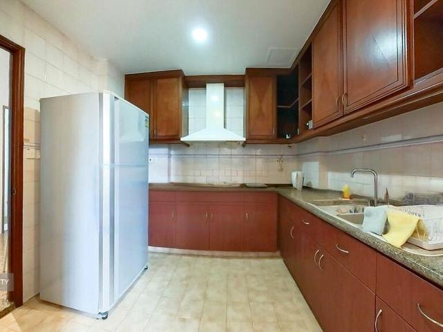 Dover Parkview D5, Condominium