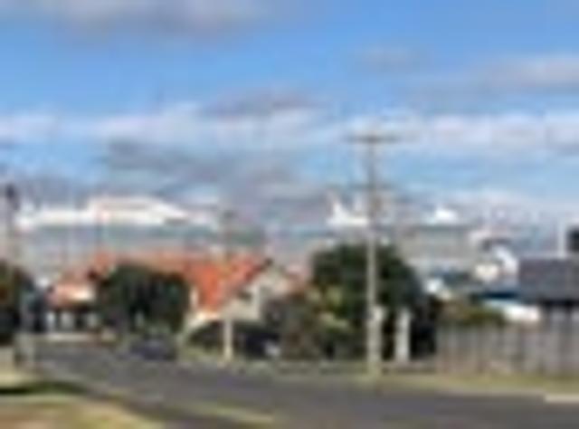 DOWN TOWN MT MAUNGANUI