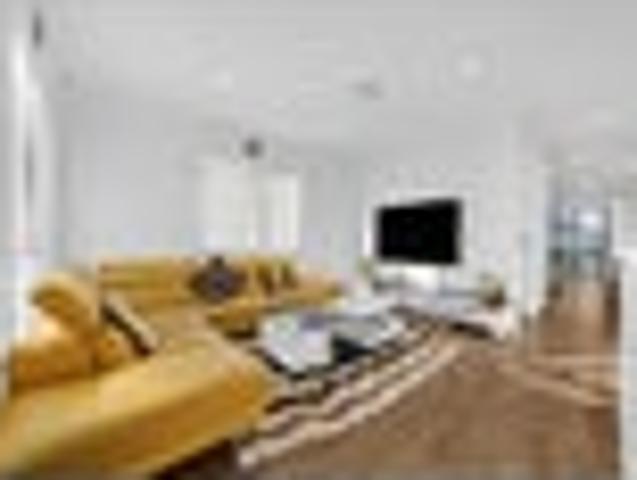 Downsizing Vendors Demand Action Auction 21 July