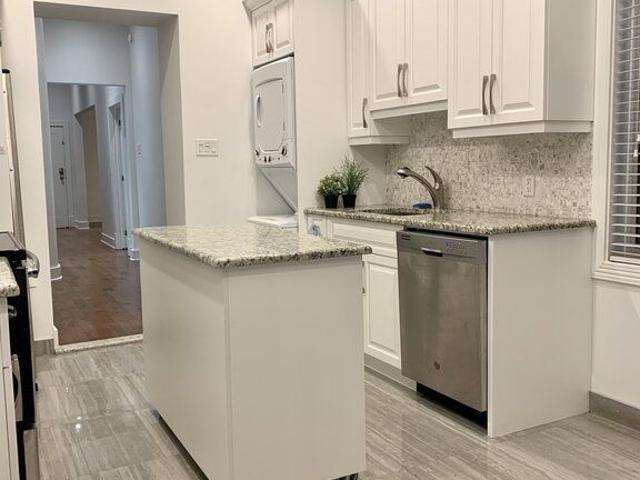 Downtown 3 1/2 Furnished With Parking